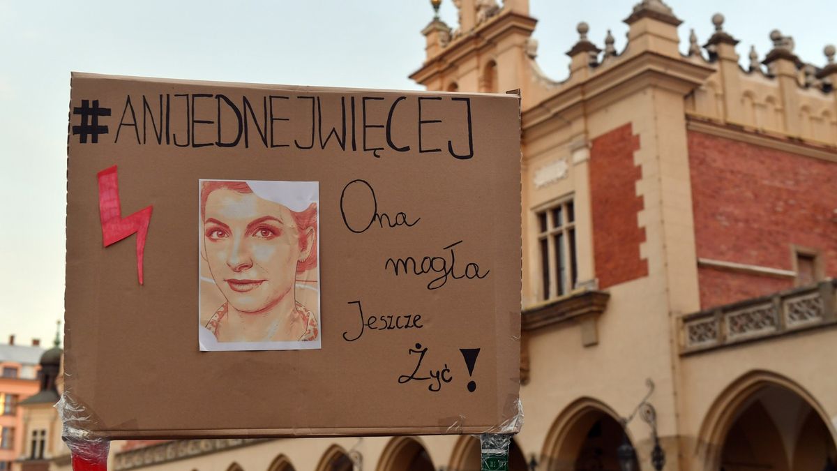 V Polsku obžalovali tři lékaře v případě úmrtí těhotné ženy. Čekali, až poškozený plod odumře
